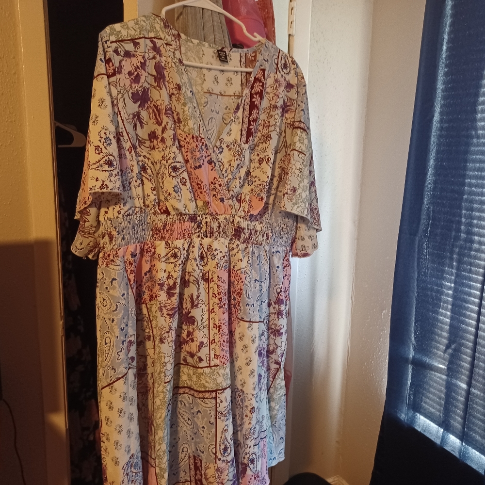 2x shein dress, black 4x skirt ,torrid 3x torrid flower skirt
